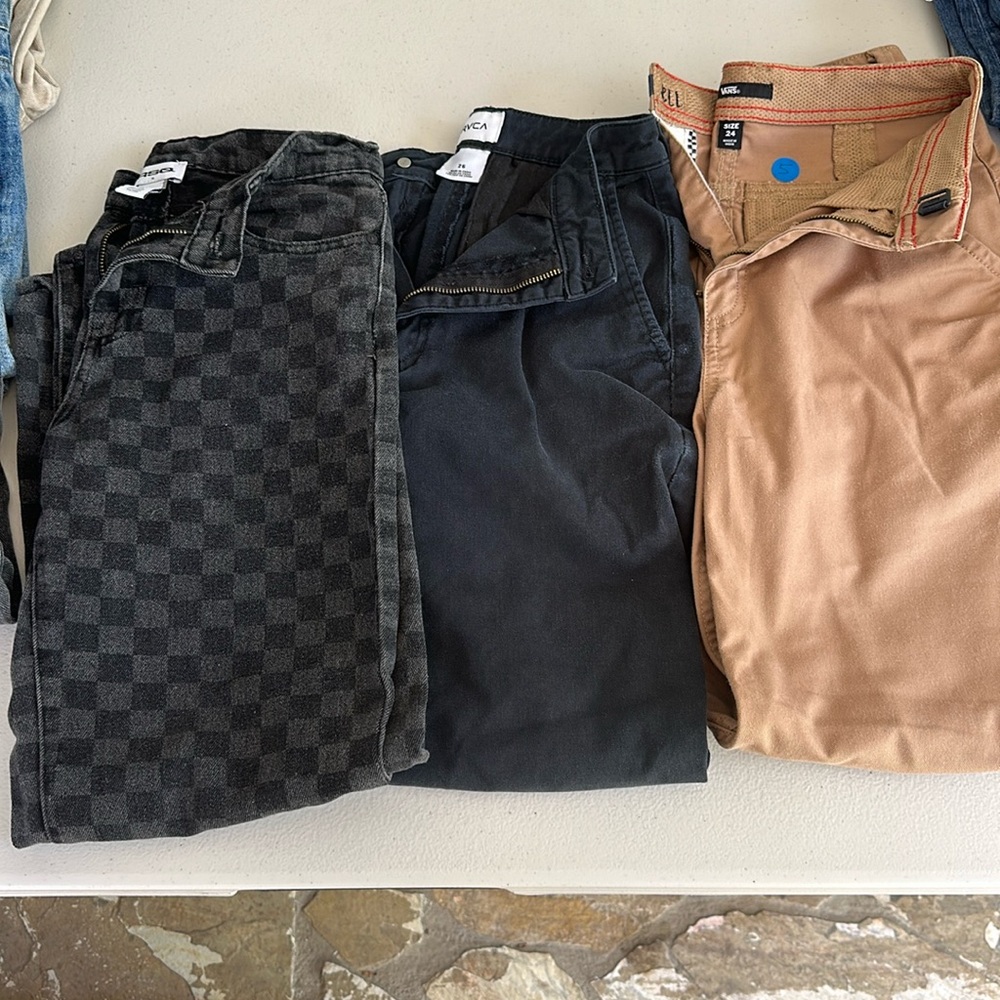 Vans  RVCA
